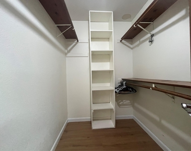 16454 Hickory Knoll Drive - Photo Thumbnail 10