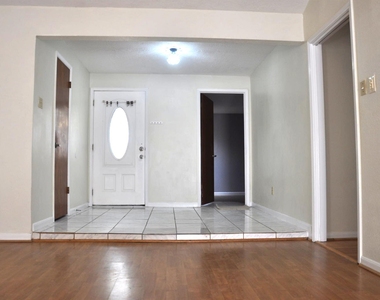 16454 Hickory Knoll Drive - Photo Thumbnail 3