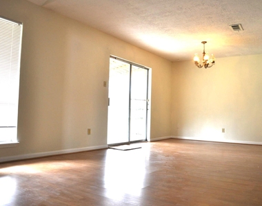 16454 Hickory Knoll Drive - Photo Thumbnail 5