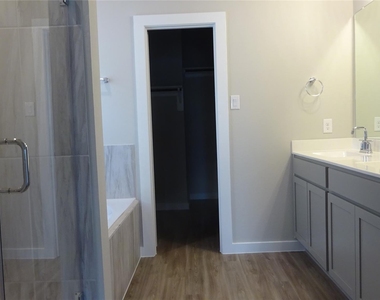 21614 Coral Mist Drive - Photo Thumbnail 10