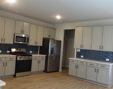 21614 Coral Mist Drive - Photo Thumbnail 4
