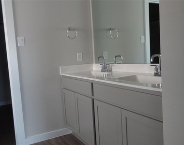 21614 Coral Mist Drive - Photo Thumbnail 11