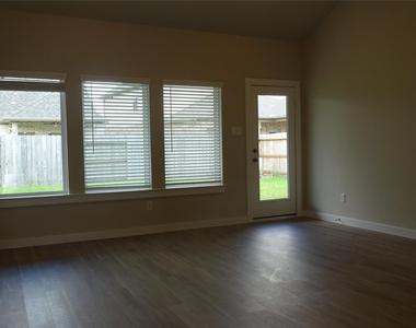 21614 Coral Mist Drive - Photo Thumbnail 6