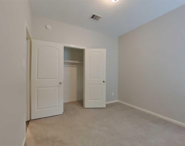 6918 Scarlet Sagebrush Street - Photo Thumbnail 9