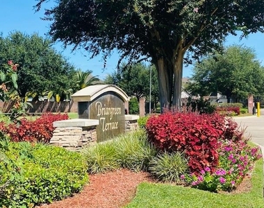 2811 Cresthollow Lane - Photo Thumbnail 1