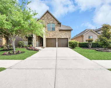 9815 Patricia Haven Lane - Photo Thumbnail 2