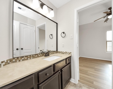9815 Patricia Haven Lane - Photo Thumbnail 41