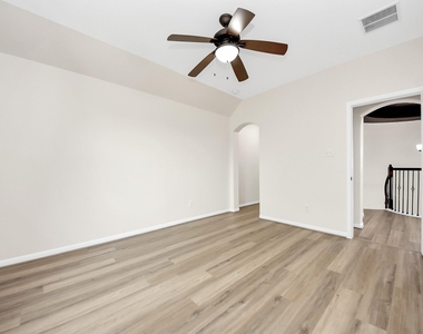 9815 Patricia Haven Lane - Photo Thumbnail 36