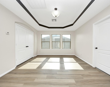 9815 Patricia Haven Lane - Photo Thumbnail 44