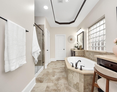 9815 Patricia Haven Lane - Photo Thumbnail 27