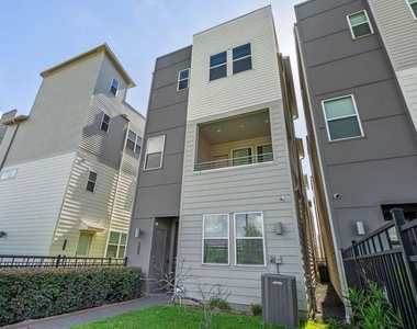 316 Jensen Drive - Photo Thumbnail 3