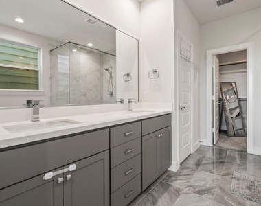 316 Jensen Drive - Photo Thumbnail 22