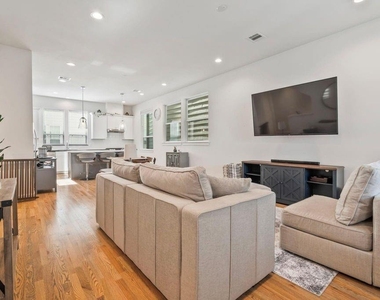 316 Jensen Drive - Photo Thumbnail 18