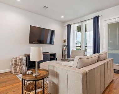 316 Jensen Drive - Photo Thumbnail 17