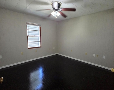 122 S Willow Street - Photo Thumbnail 11