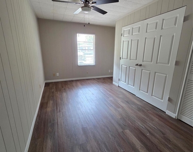 122 S Willow Street - Photo Thumbnail 14