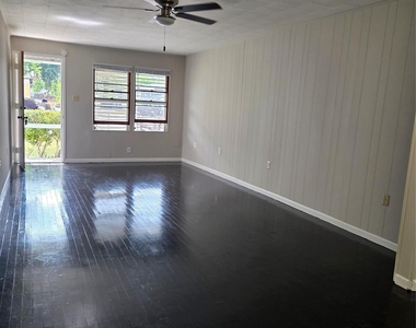 122 S Willow Street - Photo Thumbnail 1