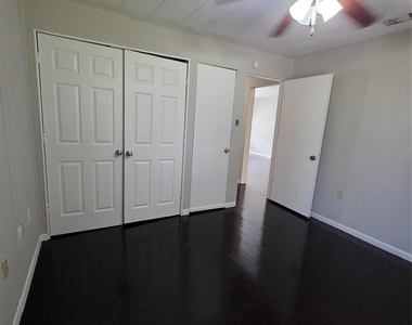 122 S Willow Street - Photo Thumbnail 12