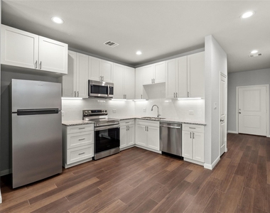 4933 Dalhart Drive - Photo Thumbnail 8