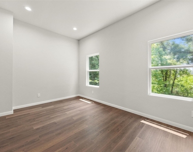 4933 Dalhart Drive - Photo Thumbnail 24