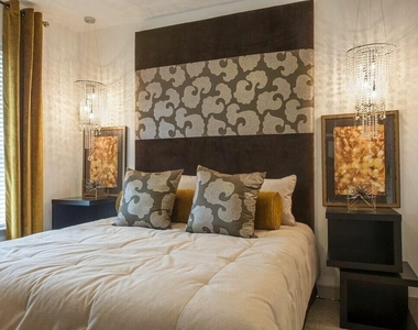 2111 Westheimer Road - Photo Thumbnail 5