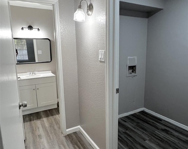 9700 Leawood Boulevard - Photo Thumbnail 8