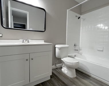 9700 Leawood Boulevard - Photo Thumbnail 15