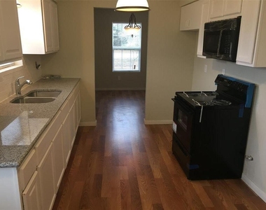 1401 Paul Street - Photo Thumbnail 2