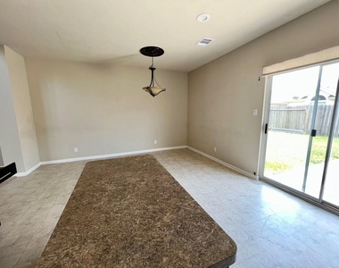 10831 Woodwind Shadows Drive - Photo Thumbnail 12