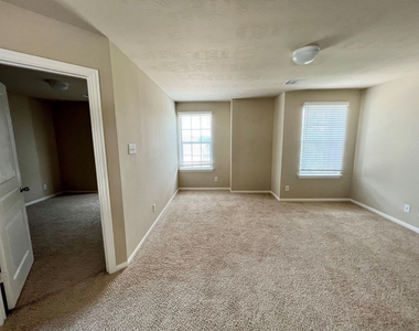 10831 Woodwind Shadows Drive - Photo Thumbnail 21