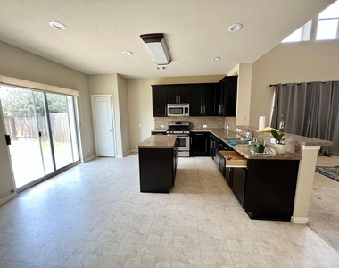 10831 Woodwind Shadows Drive - Photo Thumbnail 10