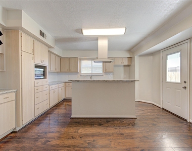 24119 Silversmith Lane - Photo Thumbnail 5