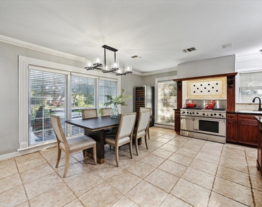 718 Garden Oaks Boulevard - Photo Thumbnail 11