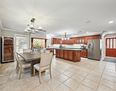 718 Garden Oaks Boulevard - Photo Thumbnail 10