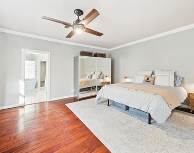 718 Garden Oaks Boulevard - Photo Thumbnail 17