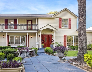 718 Garden Oaks Boulevard - Photo Thumbnail 5