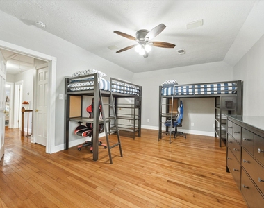 718 Garden Oaks Boulevard - Photo Thumbnail 23