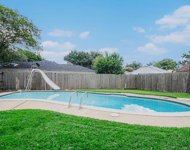 15014 Hollydale Drive - Photo Thumbnail 17