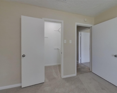 1838 Turtle Creek Drive - Photo Thumbnail 11