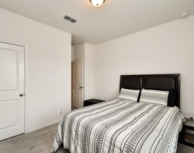 8922 Stanley Oak Drive - Photo Thumbnail 27