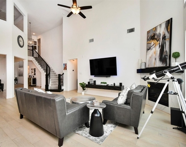 8922 Stanley Oak Drive - Photo Thumbnail 13