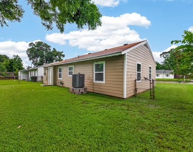 3922 Alsace Street - Photo Thumbnail 30