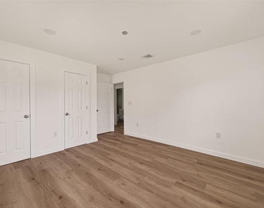 3922 Alsace Street - Photo Thumbnail 21