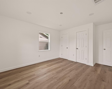 3922 Alsace Street - Photo Thumbnail 20