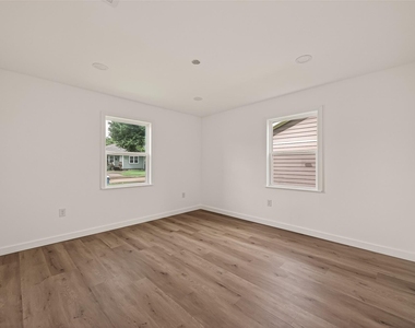 3922 Alsace Street - Photo Thumbnail 19