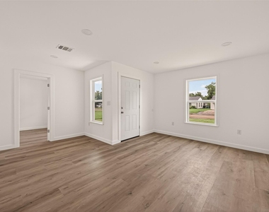 3922 Alsace Street - Photo Thumbnail 6