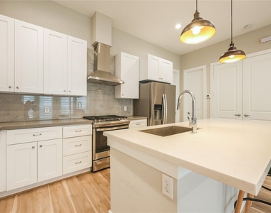 5720 Beall Street - Photo Thumbnail 8