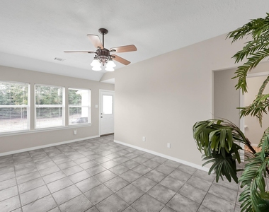 12102 Mustang Avenue - Photo Thumbnail 6