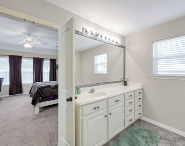 12102 Mustang Avenue - Photo Thumbnail 14