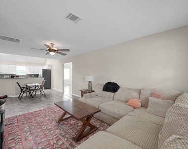 12102 Mustang Avenue - Photo Thumbnail 4